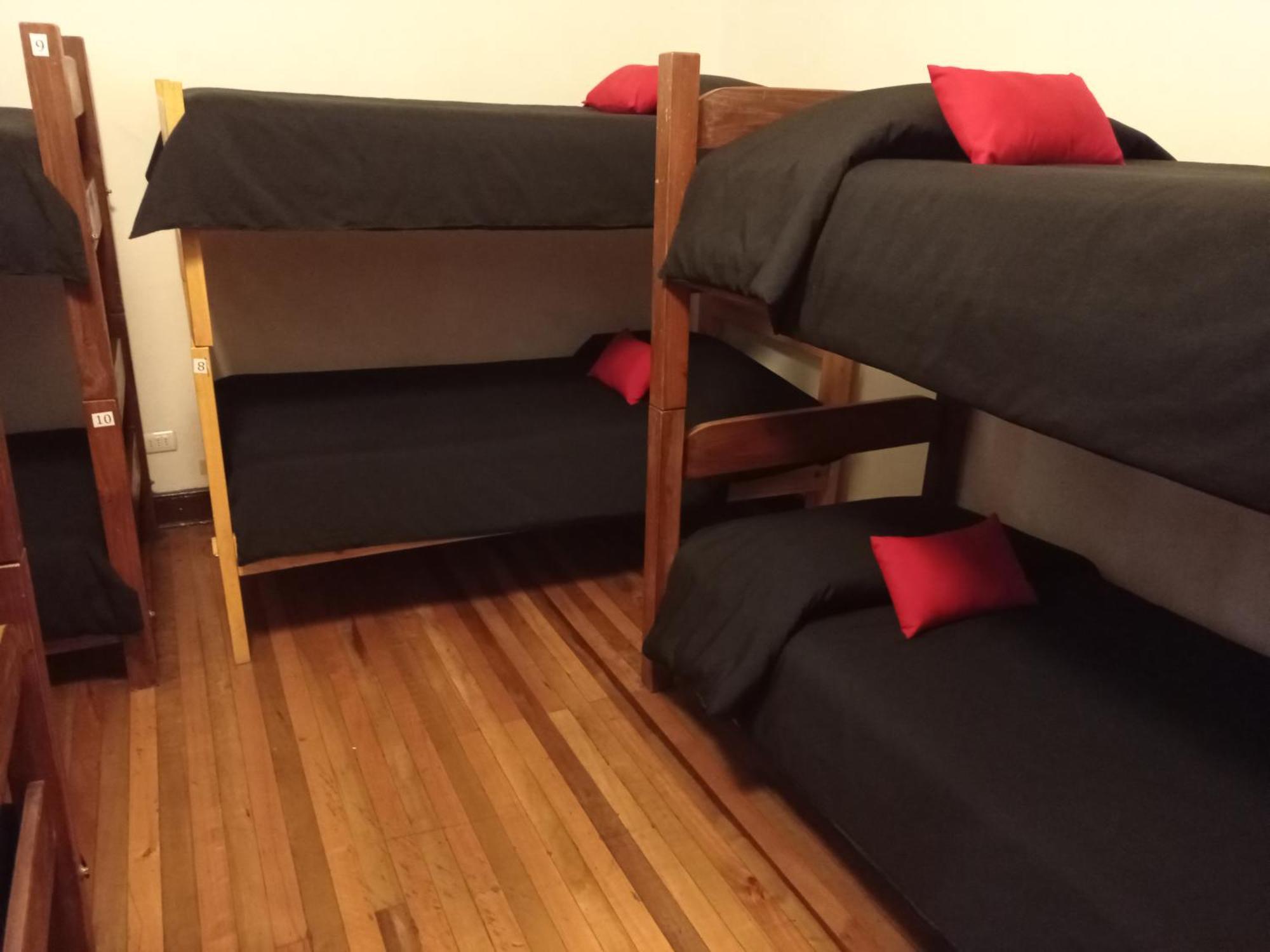 Irreal Hostal *
